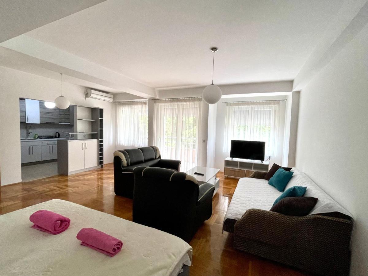 Front Beach Exclusive Apartments Sztruga Kültér fotó