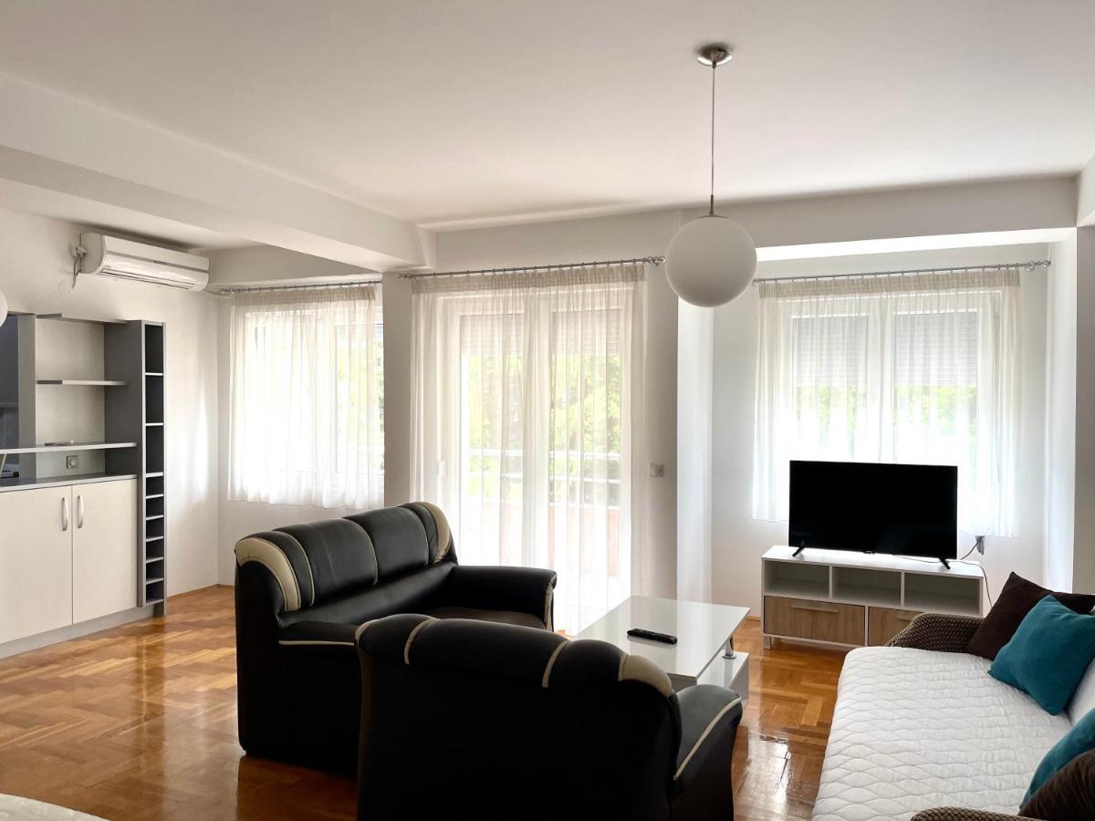 Front Beach Exclusive Apartments Sztruga Kültér fotó