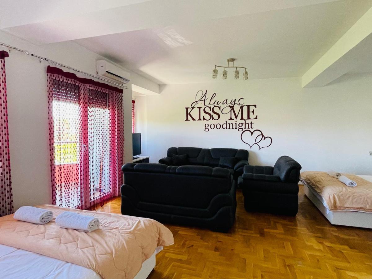 Front Beach Exclusive Apartments Sztruga Kültér fotó