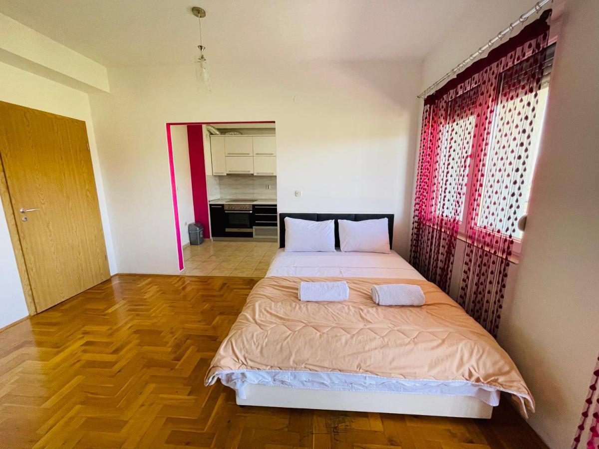Front Beach Exclusive Apartments Sztruga Kültér fotó